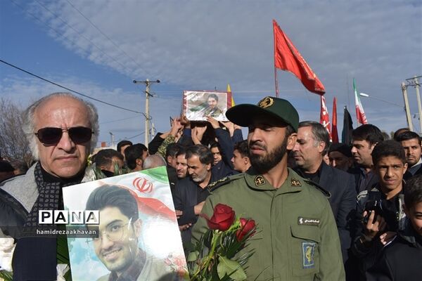 تشییع پیکر شهید سانحه هوایی تهران در بهاباد