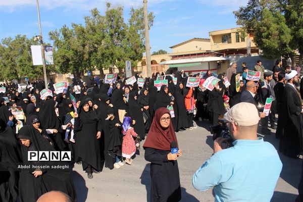 حماسه حضور مردم بوشهر در میثاق با ولایت  حمایت از سپاه و آرمان های انقلاب