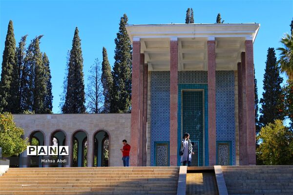 آرامگاه سلطان ملک سخن، سعدی شیرازی