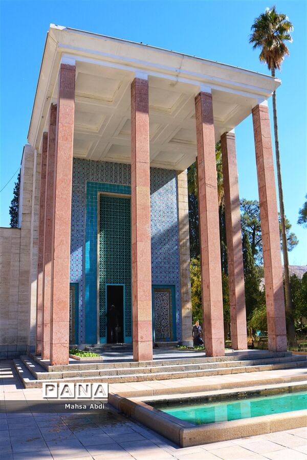 آرامگاه سلطان ملک سخن، سعدی شیرازی