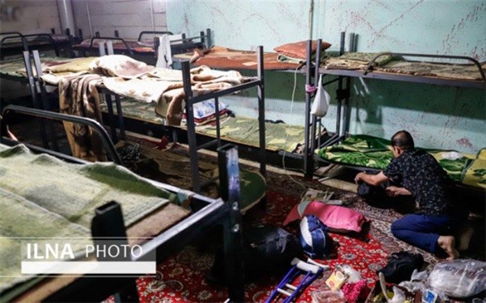 زندگی کارگر، دانشجو و معلمِ بازنشسته با معتاد و سارق زیر یک سقف