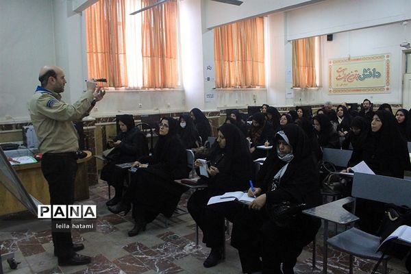 دوره  آموزشی ضمن خدمت مربیان پیشتاز جدید الورود ناحیه 3 تبریز