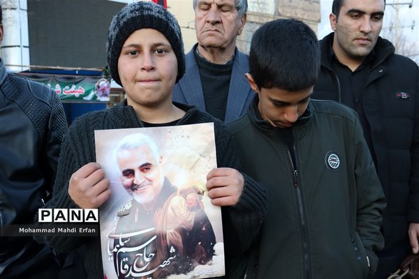 خروش مردم آباده در سوگ سردارشجاعت