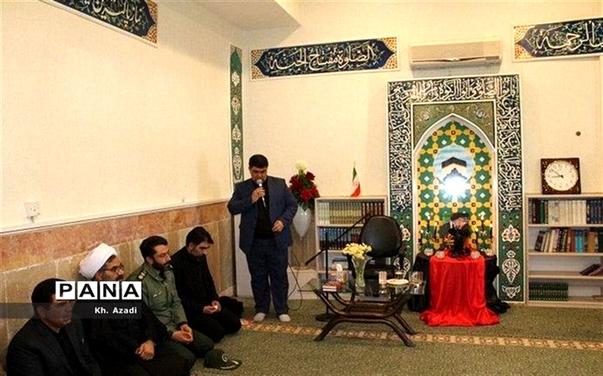 برگزاری زیارت عاشورا به یاد سردار دلها درآموزش وپرورش بافق