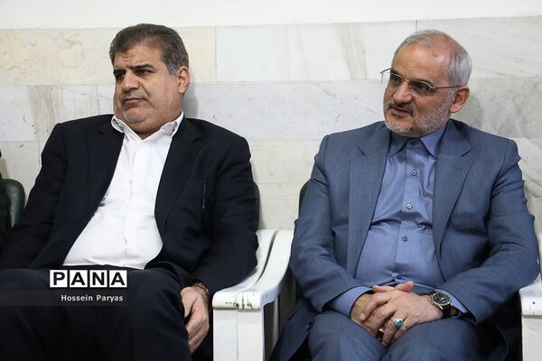 بازدید سرزده وزیر آموزش و پرورش از دبستان پسرانه چنگیزپور در منطقه 16 تهران