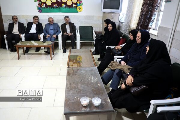 بازدید سرزده وزیر آموزش و پرورش از دبستان پسرانه چنگیزپور در منطقه 16 تهران