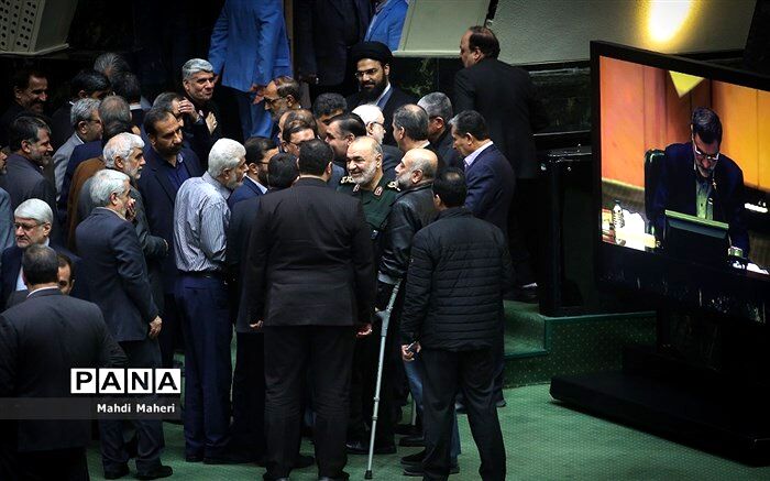 فرمانده سپاه در جلسه غیر علنی با نمایندگان مجلس درباره سقوط هواپیمای اوکراینی چه گفت