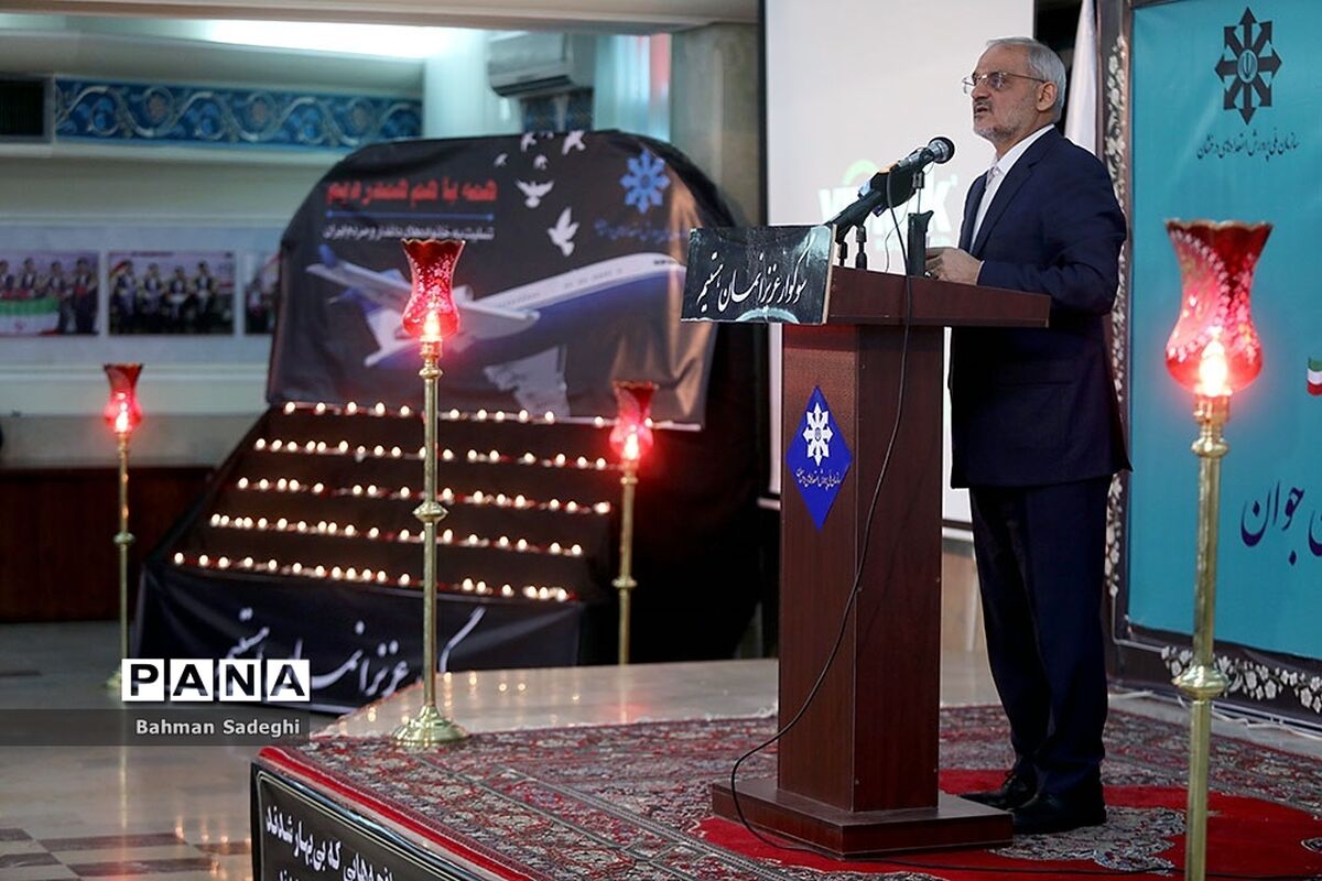 وزیر آموزش و پرورش: تلاش دانش‌آموزان برای ادامه راه مهم‌ترین گام‌ در جبران مصیبت‌های اخیر است