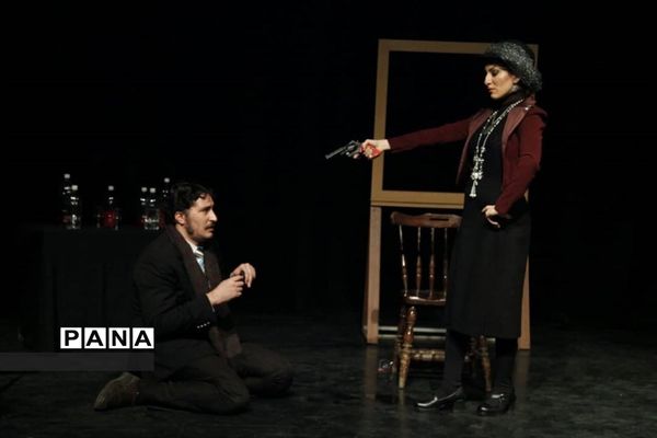 اجرای نمایش «خرس»