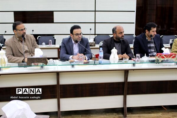 نشست کمیته فرهنگیان و دانش آموزی دهه فجر انقلاب اسلامی استان بوشهر