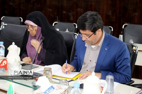 نشست کمیته فرهنگیان و دانش آموزی دهه فجر انقلاب اسلامی استان بوشهر