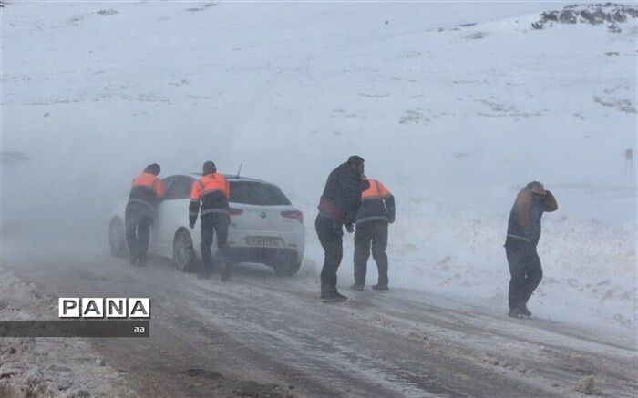 برف‌روبی ۲هزار و ۷۶۵ کیلومتر از جاده های لرستان