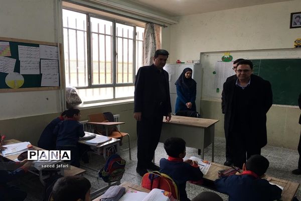 بازدید فرماندار شهرستان یزد از دبستان ناحیه یک یزد