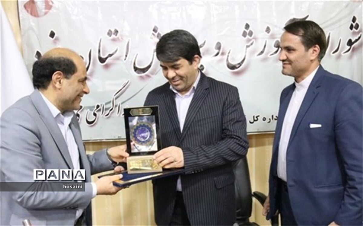 تشریح فعالیت های یکساله حوزه قرآن ، عترت و نماز مدارس
