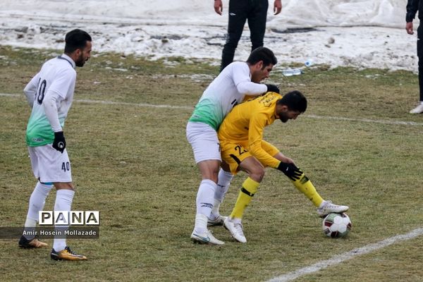 دیدار تیم های فوتبال نود ارومیه و آلومینیوم اراک