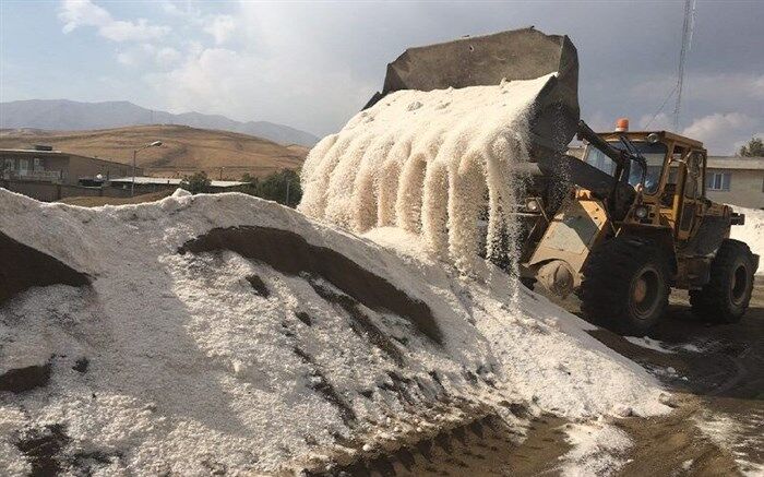 دپوی ۱۶۰۰ تن نمک و ماسه در راهدارخانه‌های بوکان