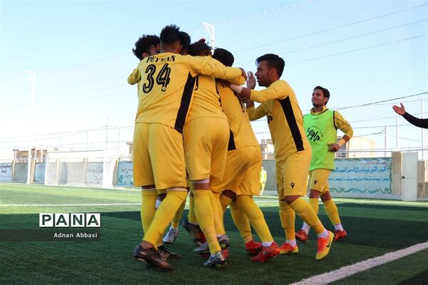 مسابقات  لیگ برتر بزرگسالان استان فارس بین دو تیم ماهان شیراز و پرسپولیس شیراز