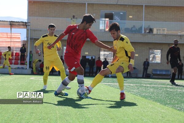 مسابقات  لیگ برتر بزرگسالان استان فارس بین دو تیم ماهان شیراز و پرسپولیس شیراز