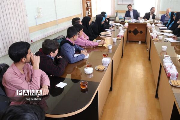 اتاق فکر دانش آموزی در معاونت پرورشی وفرهنگی یزد