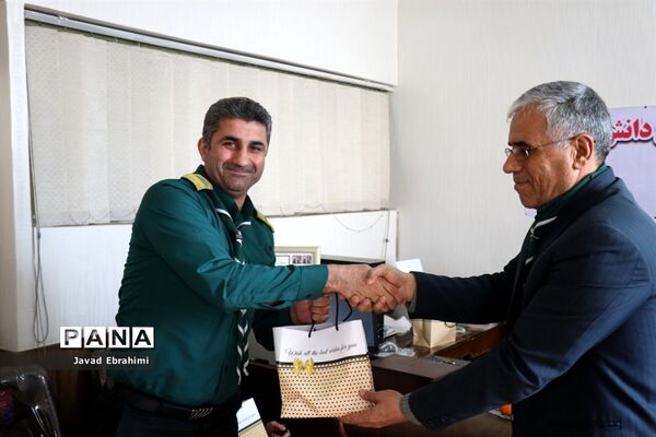 نشست مدرسان پیشتازان سازمان دانش آموزی خراسان رضوی