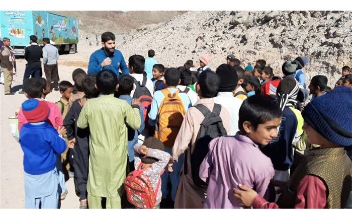 «پیک امید» مازندران به کودکان سیستان لبخند می‌بخشد