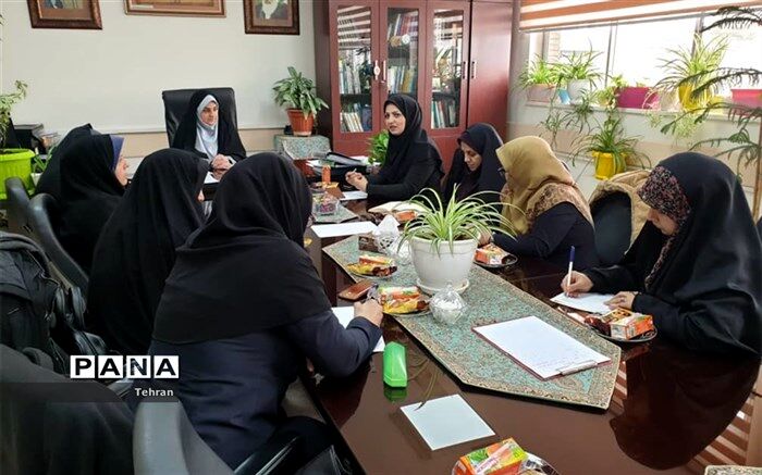 برگزاری جلسات اتاق فکر معاونت آموزش ابتدایی منطقه11
