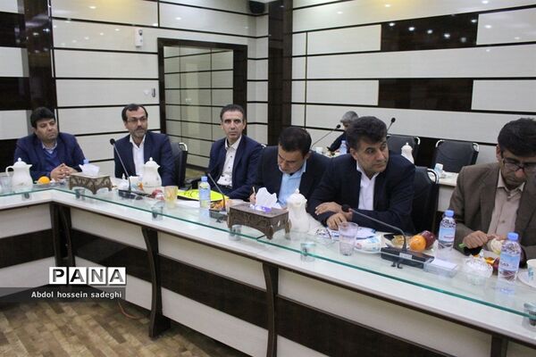 جلسه شورای معاونان  اداره‌کل آموزش و پرورش استان بوشهر