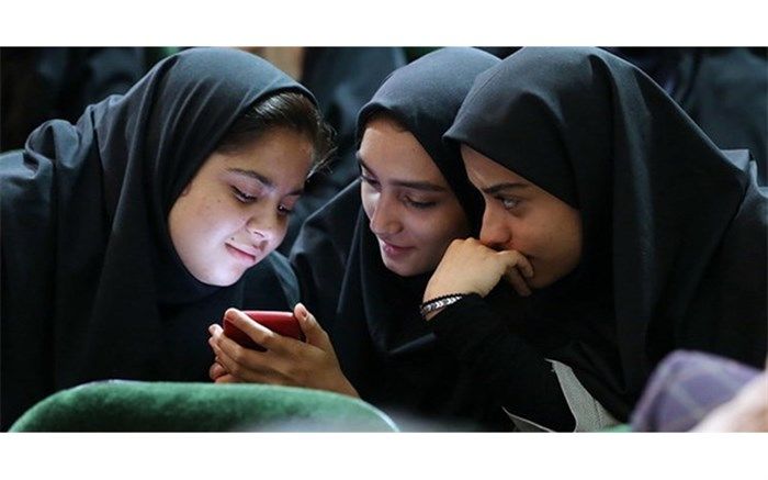 دختران بیش از پسران بدنبال دوست‌یابی در فضای مجازی