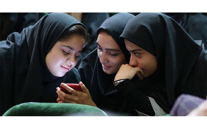 دختران بیش از پسران بدنبال دوست‌یابی در فضای مجازی