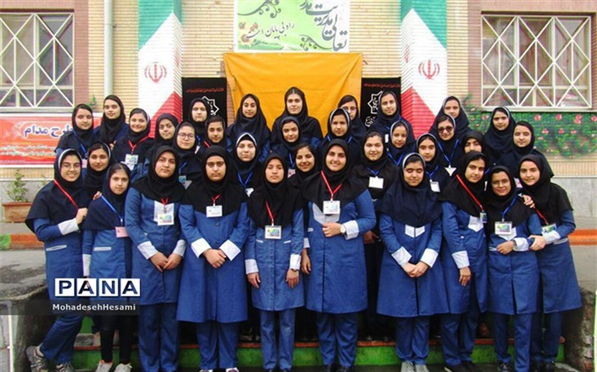 مدیر دبیرستان نمونه کاشی نیلوفر: هدف از طرح «مدام»، تقویت حس مسئولیت پذیری در دانش آموزان
