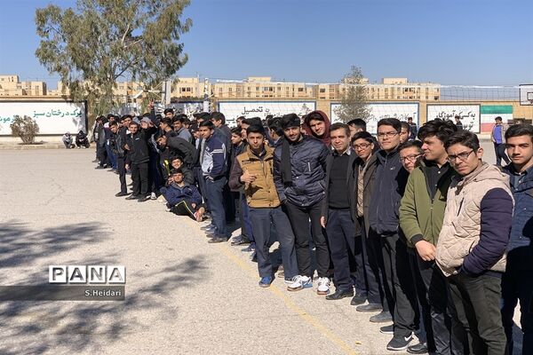 برگزاری مسابقات فوتبال بین کلاسی جام شهید سلیمانی در دبیرستان دوره دوم مومنین