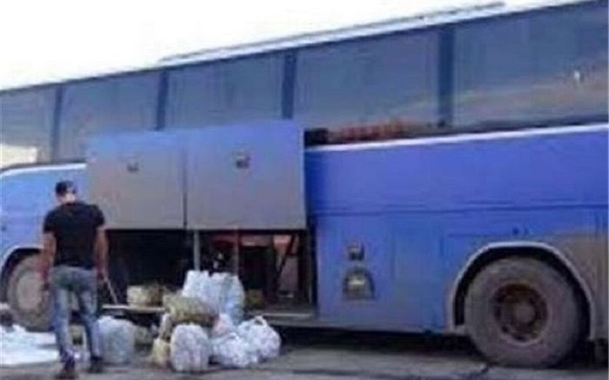 توقیف اتوبوس حامل ۷۰۰ میلیون ریال کالای قاچاق در ماکو