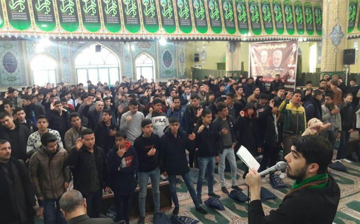 دانش آموزان ورامینی مراسم عزاداری ایام فاطمیه را اقامه کردند