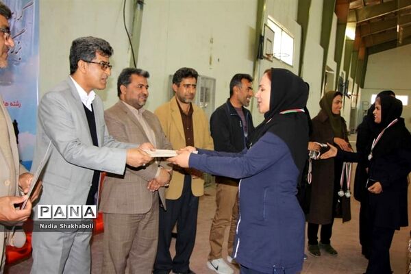 مقام اول والیبال بانوان گناوه در جشنواره ورزشی فرهنگیان بسیجی آموزش و ‌پرورش استان بوشهر