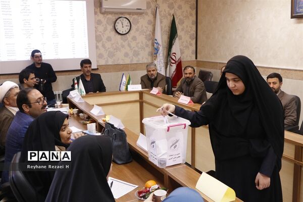 دهمین دوره انتخابات مجلس دانش آموزی استان قم (دختران)