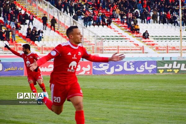 دیدار تیم‌هاى تراکتور و ذوب آهن