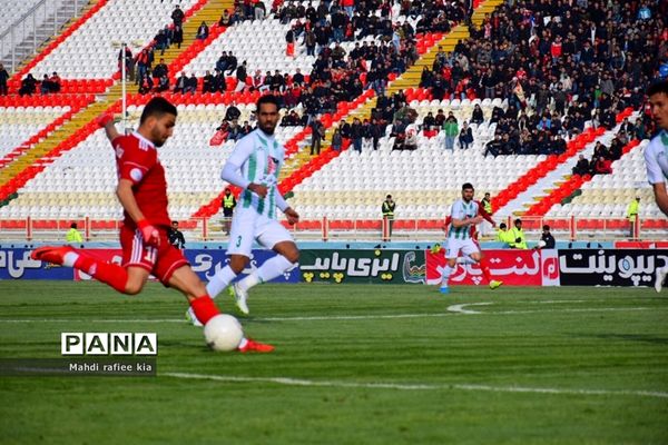 دیدار تیم‌هاى تراکتور و ذوب آهن