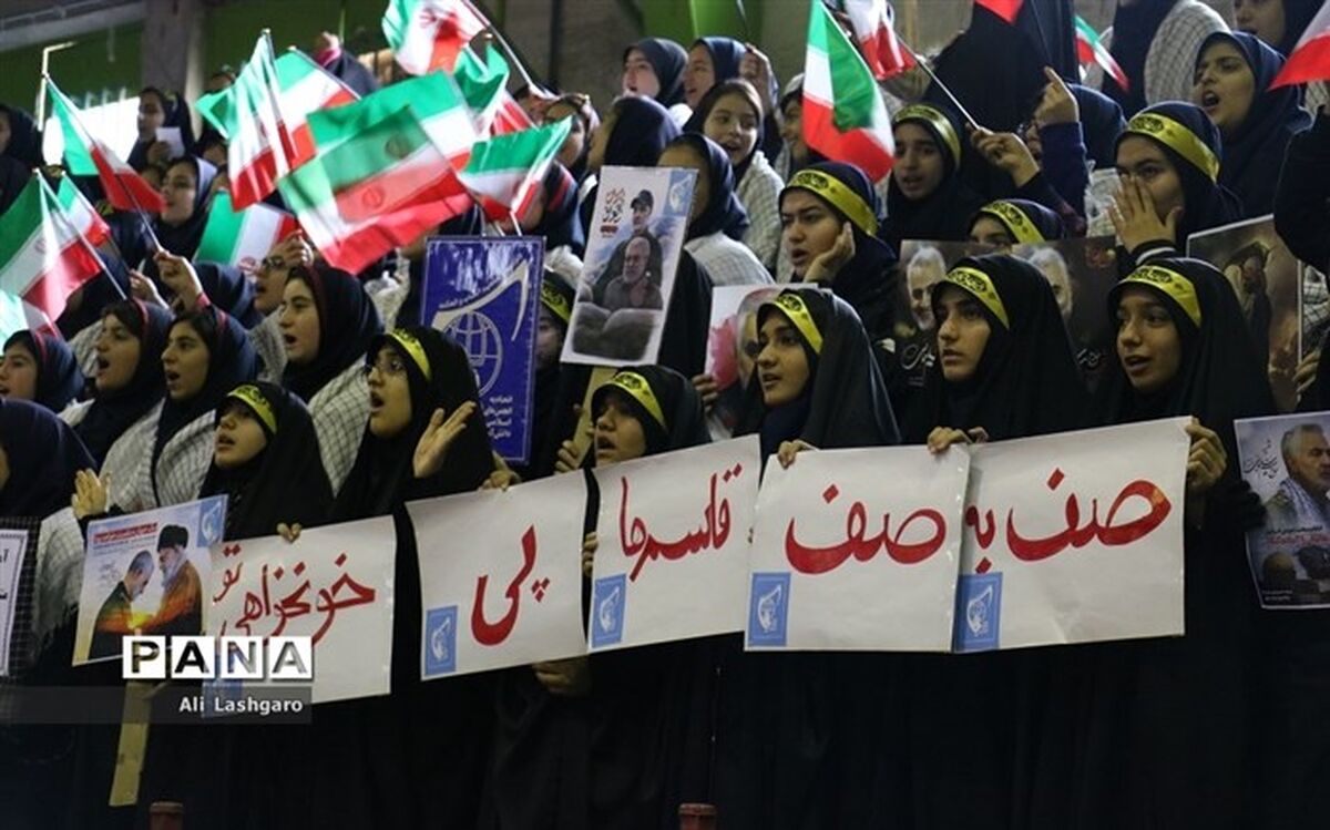 مانور یاوران انقلاب در شهرستان سمنان برگزار شد