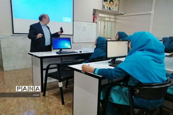 آموزش خبرنگاری در دبیرستان شهید صدوقی یزد