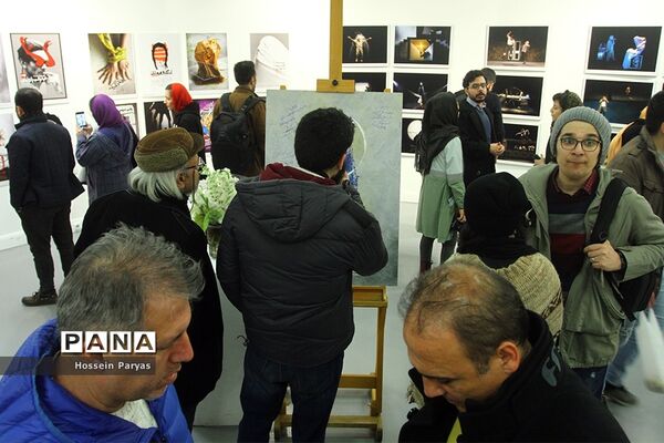 افتتاح نمایشگاه عکس «لحظه قطعی» و رونمایی از پوستر سی و هشتمین جشنواره بین‌المللی تئاتر فجر