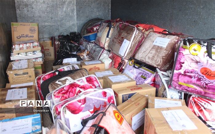 جمع آوری کمک های  فرهنگیان ودانش آموزان فریمان جهت کمک به دانش آموزان مناطق سیل زده