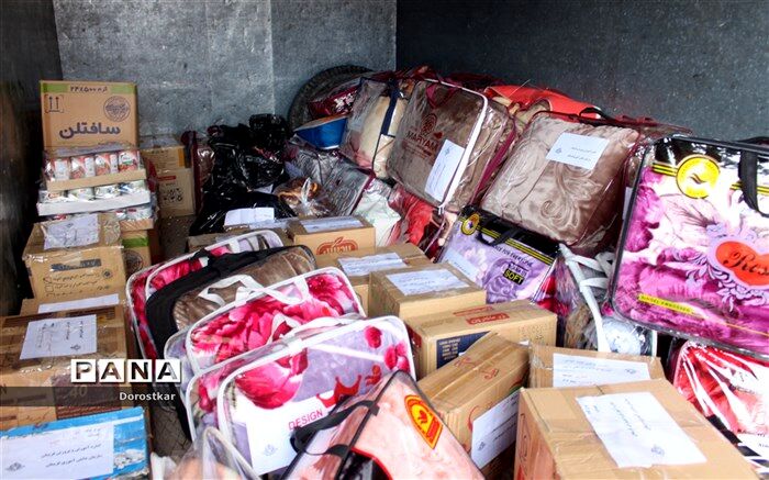 جمع آوری کمک های  فرهنگیان ودانش آموزان فریمان جهت کمک به دانش آموزان مناطق سیل زده