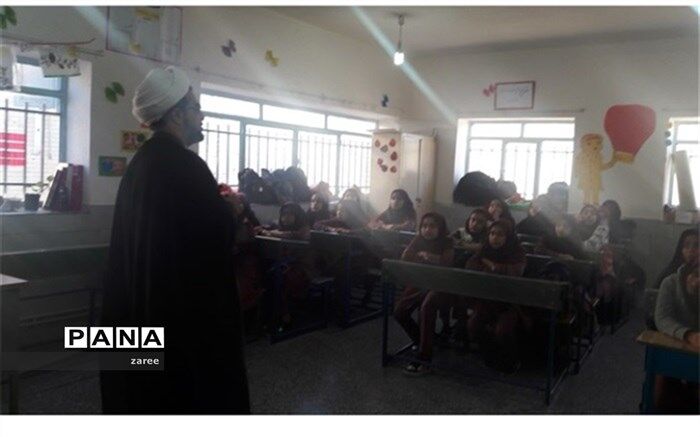 آشنائی دانش آموزان دبستانی ام البنین با فضائل حضرت زهرا (س)