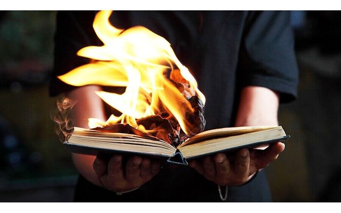کتاب سوزی، زشت ترین رفتار به جا مانده از جاهلیت