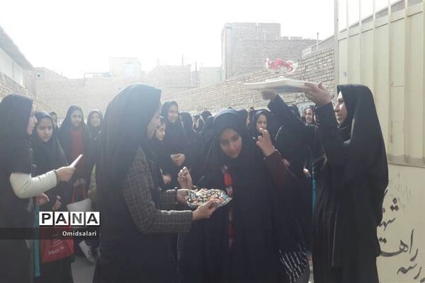 دانش آموزان دبیرستان سیدالشهدا ابرکوه در مشهد