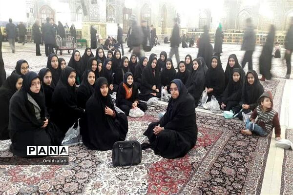 دانش آموزان دبیرستان سیدالشهدا ابرکوه در مشهد