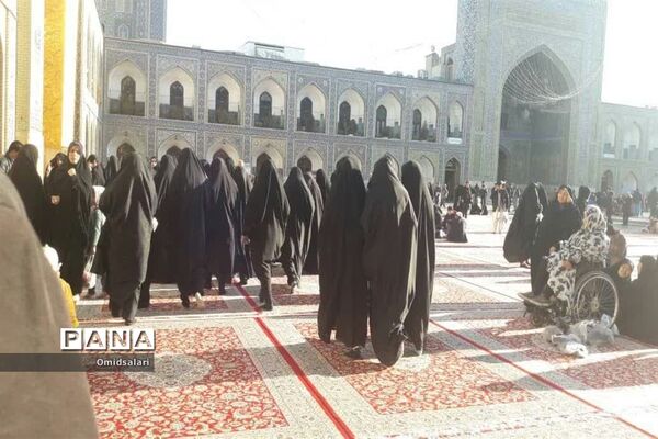 دانش آموزان دبیرستان سیدالشهدا ابرکوه در مشهد