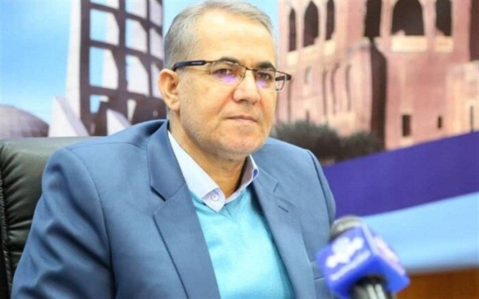 در نقد عملکرد مدیران و خدمتگزاران انصاف را رعایت کنیم
