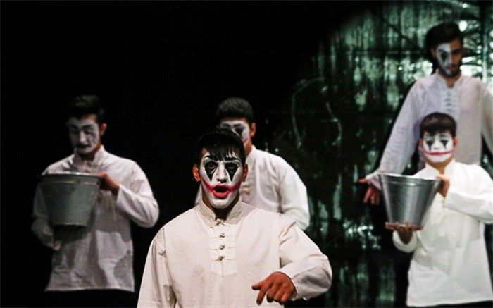 خط باریک قرمز با مستندهای کلاسیک تفاوت دارد