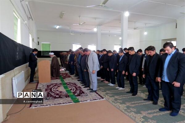 اقامه نماز و سخنرانی  امام جمعه اشکذر درهنرستان  خادمی
